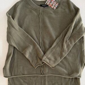 Women’s hi-low Olive Sweater
